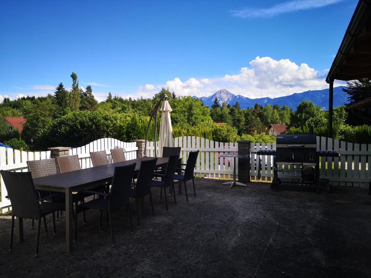 Appartement Haus Im Gruenen à Villach Extérieur photo